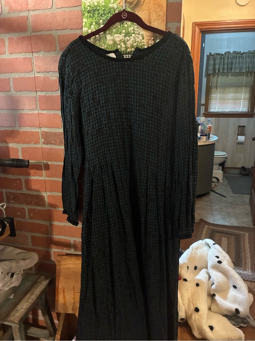 Sarah Elizabeth Black and Dark Green Long Sleeve Maxi Dress